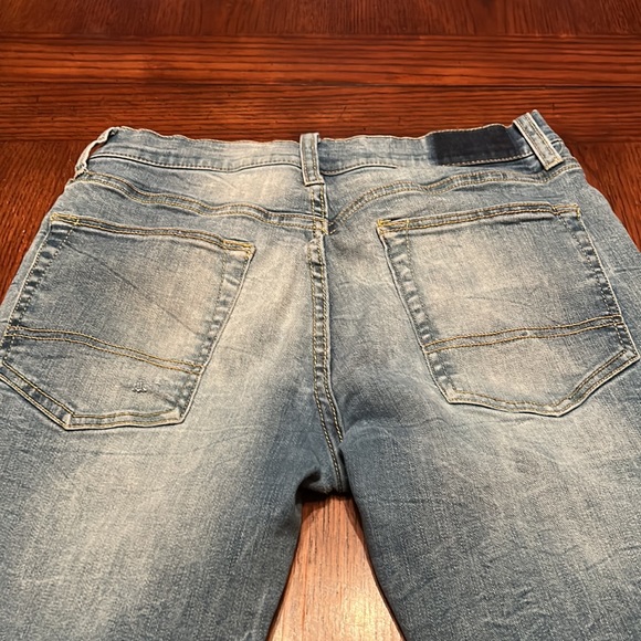 Arizona Ultra Flex 360 Blue Distressed Jean Size 30 x 32 Slim - Picture 5 of 6